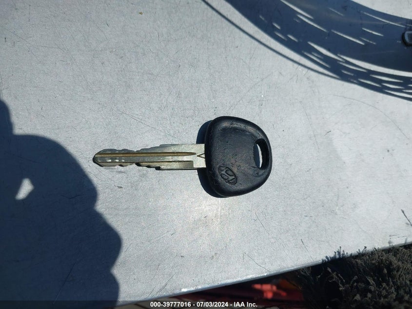 2006 Hyundai Accent Gls VIN: KMHCN46C66U038370 Lot: 39777016