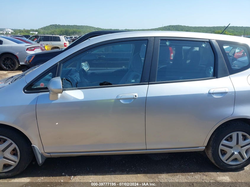 2007 Honda Fit VIN: JHMGD38437S819335 Lot: 39777195