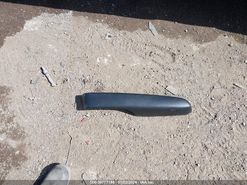 2007 Honda Fit VIN: JHMGD38437S819335 Lot: 39777195