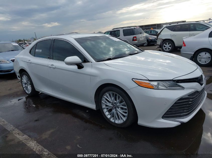 4T1B11HK5JU083156 2018 TOYOTA CAMRY - Image 1