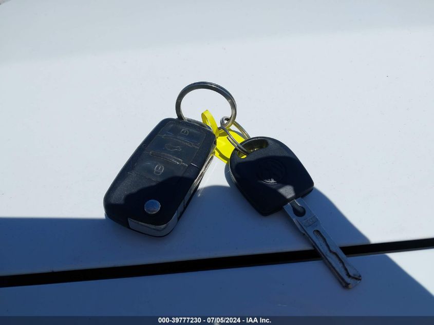 2004 Volkswagen Passat Gl VIN: WVWMD63B64P040702 Lot: 39777230