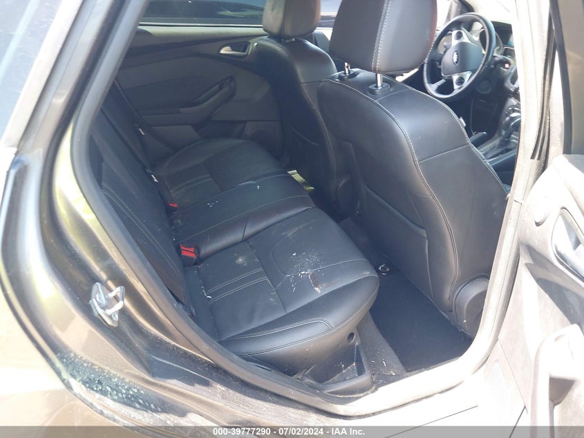 2014 Ford Focus Titanium VIN: 1FADP3N25EL410233 Lot: 39777290