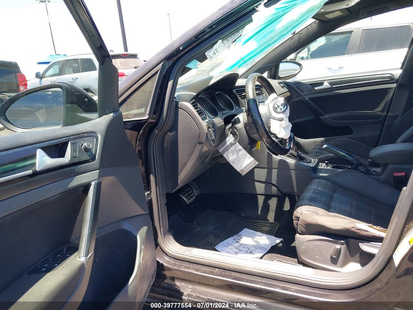 2015 VOLKSWAGEN GOLF GTI 2.0T S 4-DOOR - 3VW4T7AU6FM008691