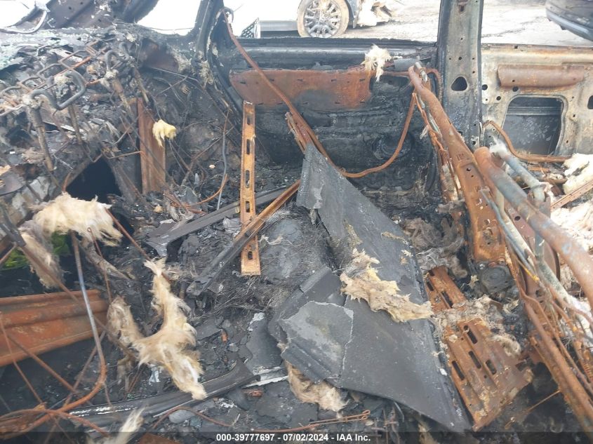 2000 Toyota Avalon Xl/Xls VIN: 4T1BF28B3YU050335 Lot: 39777697