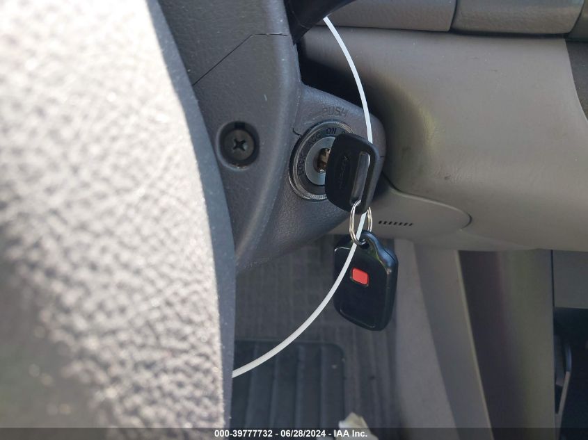 2005 Toyota Camry Le VIN: 4T1BE32K55U384640 Lot: 39777732