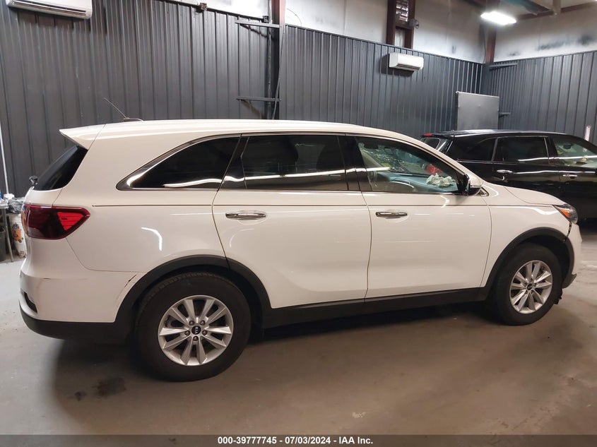 2019 Kia Sorento 2.4L Lx VIN: 5XYPG4A32KG568581 Lot: 39777745