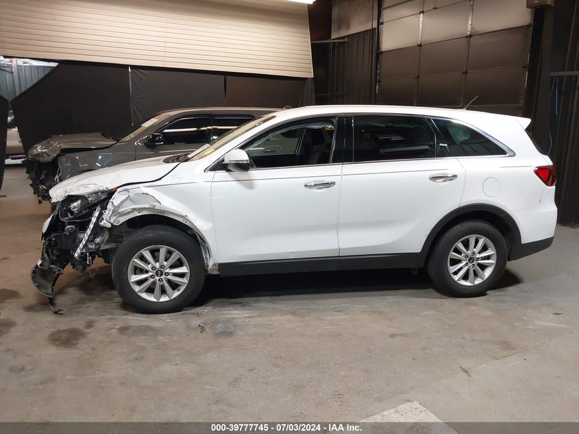 2019 Kia Sorento 2.4L Lx VIN: 5XYPG4A32KG568581 Lot: 39777745