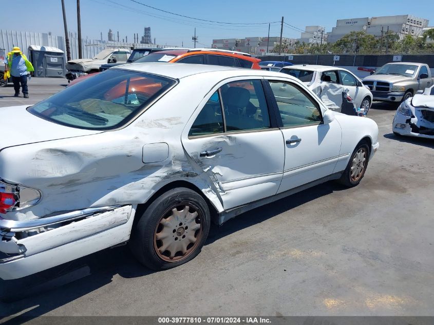 1998 Mercedes-Benz E 320 VIN: WDBJF65F5WA687450 Lot: 39777810