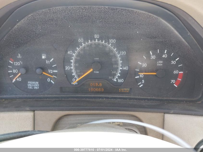 1998 Mercedes-Benz E 320 VIN: WDBJF65F5WA687450 Lot: 39777810