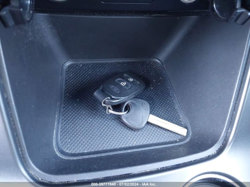 2013 Kia Sorento Lx VIN: 5XYKT3A12DG381374 Lot: 39777840