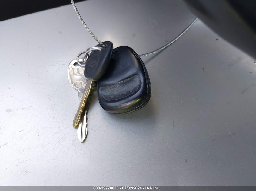 2000 Chevrolet Silverado 1500 Ls VIN: 2GCEC19V5Y1368062 Lot: 39778083