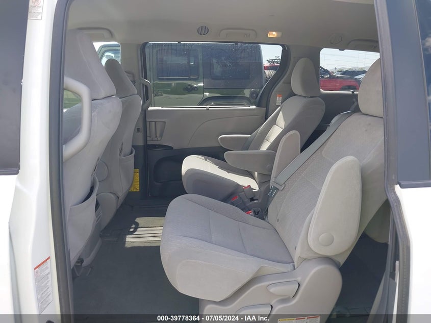 2015 Toyota Sienna Le 8 Passenger VIN: 5TDKK3DC8FS582606 Lot: 39778364