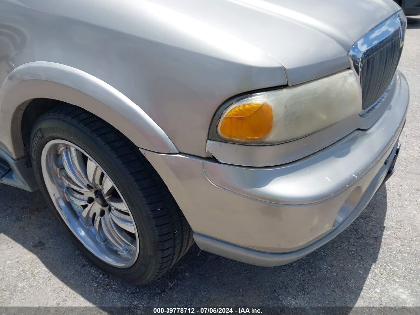 2000 Lincoln Navigator VIN: 5LMEU27A1YLJ25970 Lot: 39778712