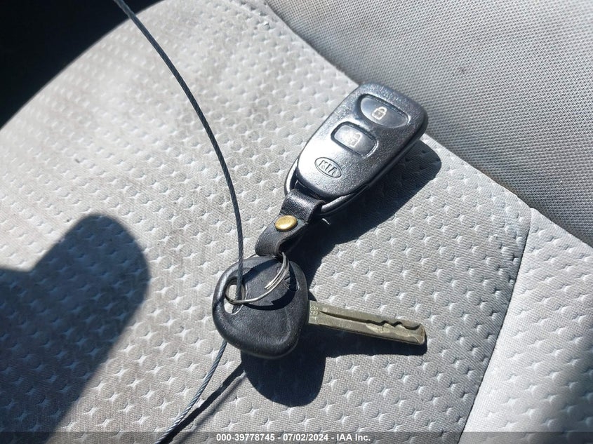 2011 Kia Sorento Lx VIN: 5XYKTCA16BG084119 Lot: 39778745