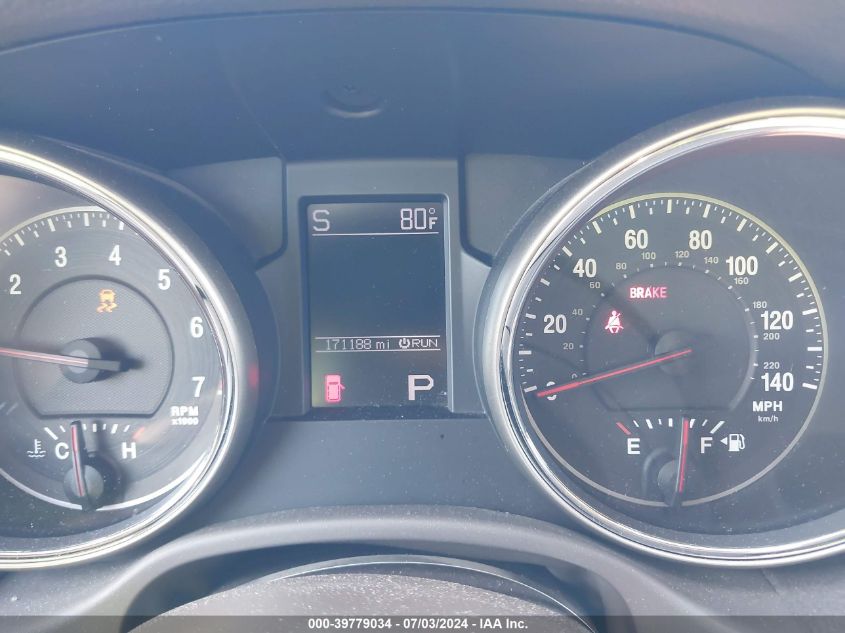 2011 Jeep Grand Cherokee Laredo VIN: 1J4RR4GG2BC557835 Lot: 39779034