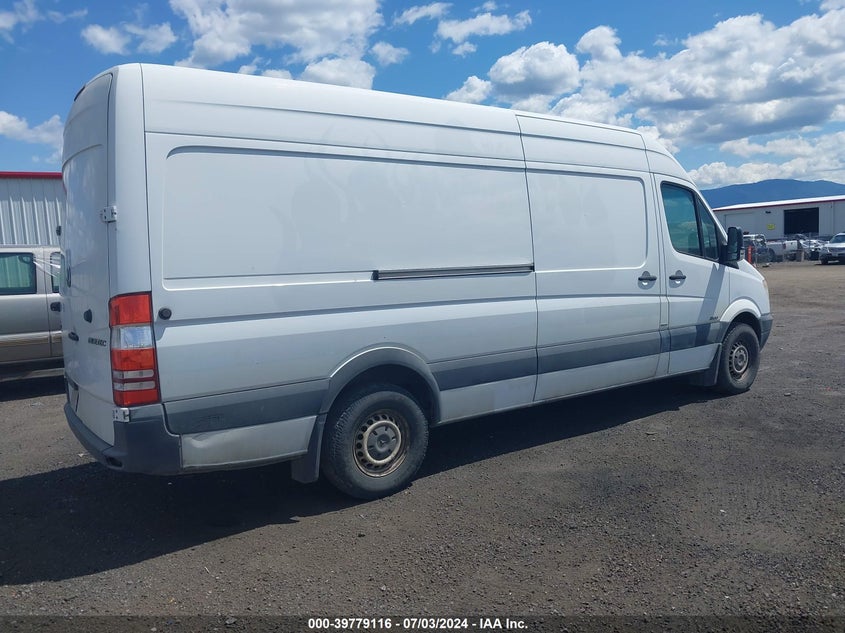 2011 Mercedes-Benz Sprinter 2500 High Roof VIN: WD3PE8CC5B5599675 Lot: 39779116