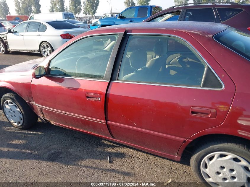 1999 Toyota Camry Le VIN: JT2BG22K2X0270252 Lot: 39779198