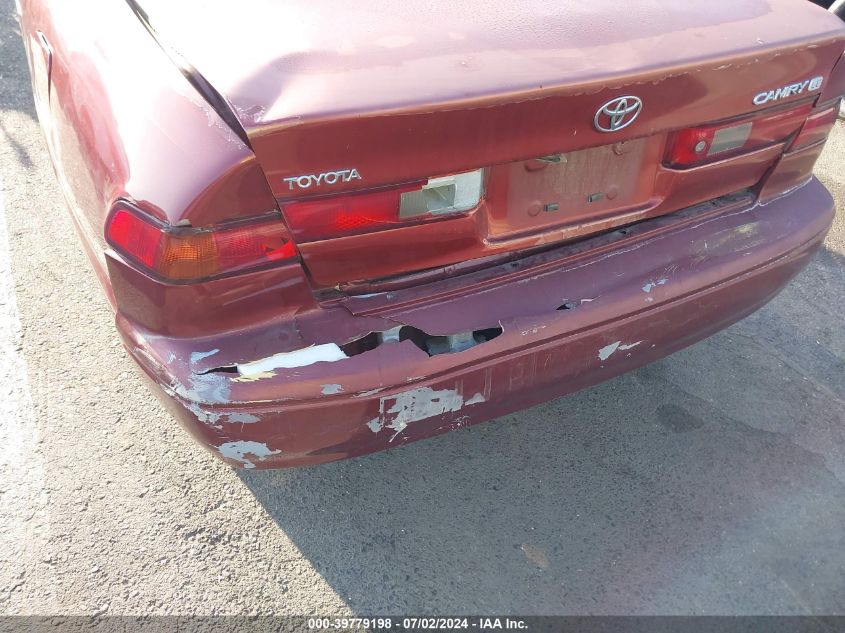 1999 Toyota Camry Le VIN: JT2BG22K2X0270252 Lot: 39779198