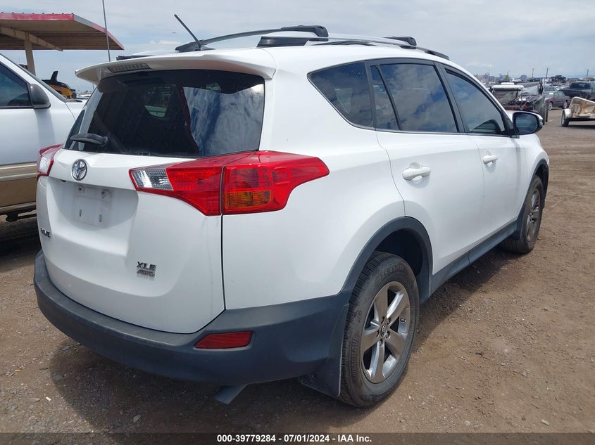 2015 TOYOTA RAV4 XLE - JTMRFREV0FJ035851