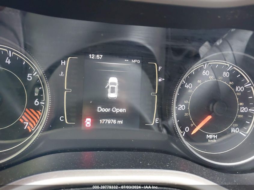 2015 Jeep Cherokee Latitude VIN: 1C4PJLCB6FW670510 Lot: 39779332