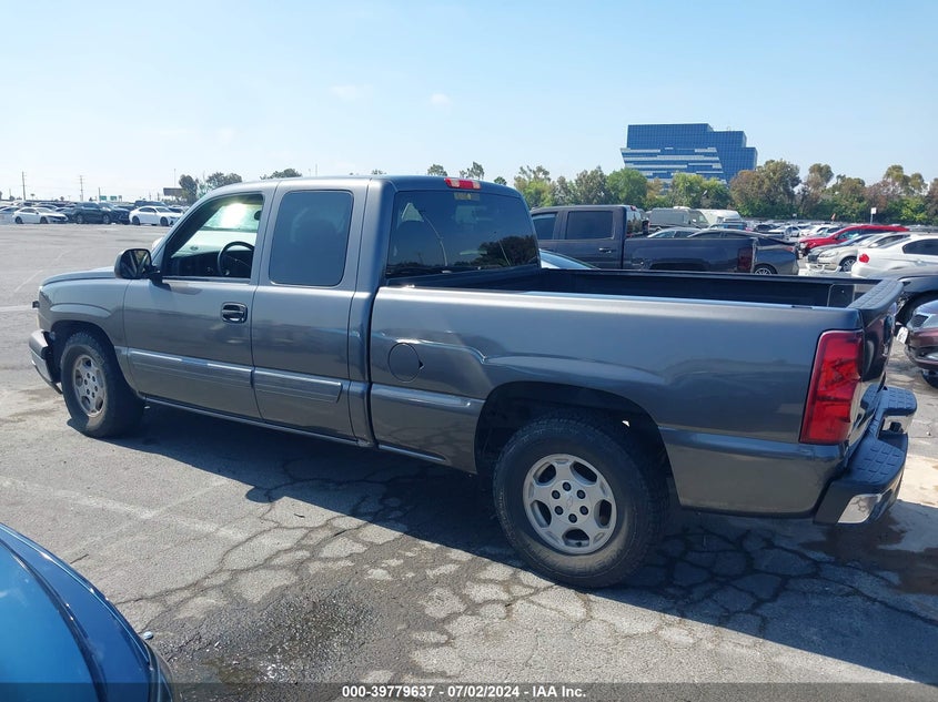 2003 Chevrolet Silverado C1500 VIN: 2GCEC19V331297565 Lot: 39779637
