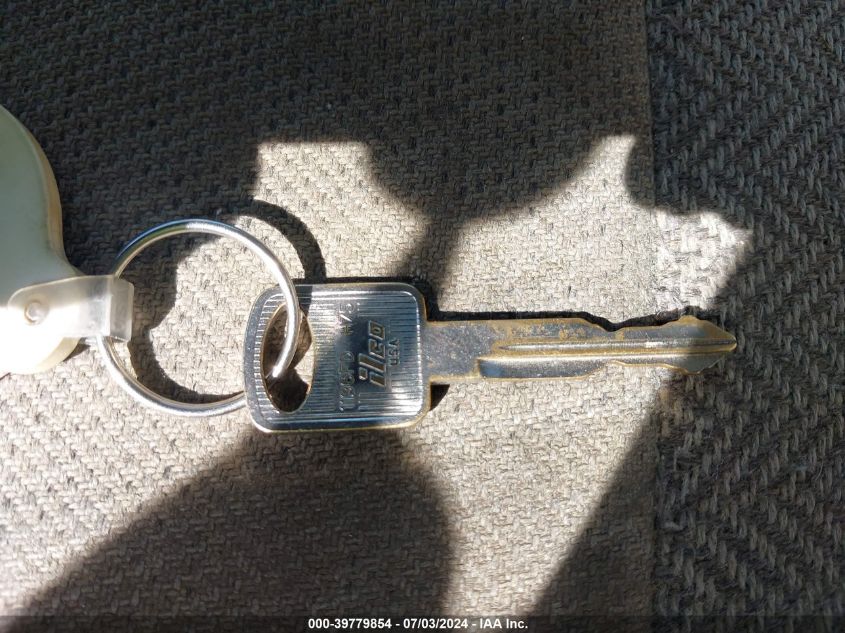 2001 Ford F-250 Xl/Xlt VIN: 3FTNF21L71MA70621 Lot: 39779854