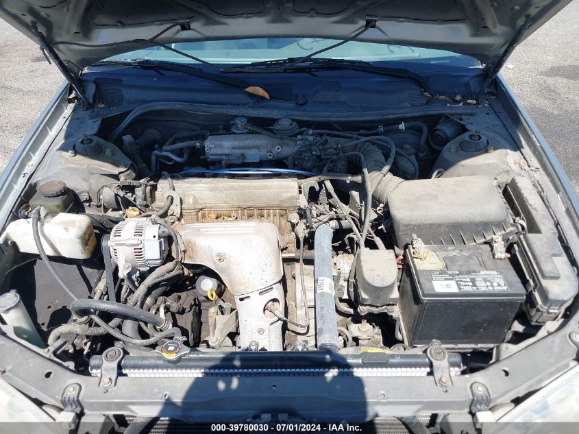 2000 Toyota Camry Le VIN: JT2BG22K0Y0449133 Lot: 39780030