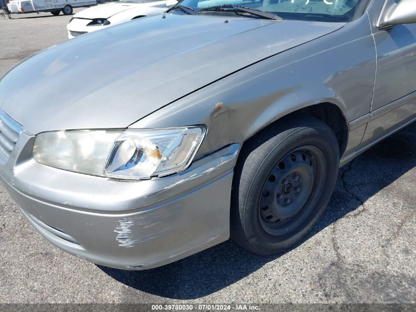 2000 Toyota Camry Le VIN: JT2BG22K0Y0449133 Lot: 39780030