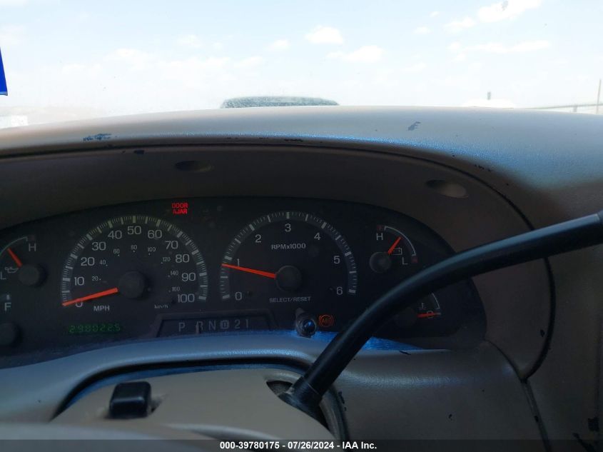 2002 Ford Expedition Eddie Bauer VIN: 1FMPU18L62LA73877 Lot: 39780175