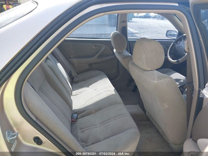 2000 Toyota Camry Ce VIN: 4T1BG22K5YU990772 Lot: 39780251