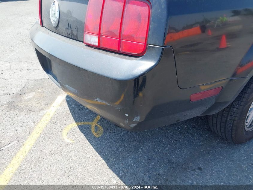 2007 Ford Mustang V6 Deluxe/V6 Premium VIN: 1ZVFT84N475196489 Lot: 39780493