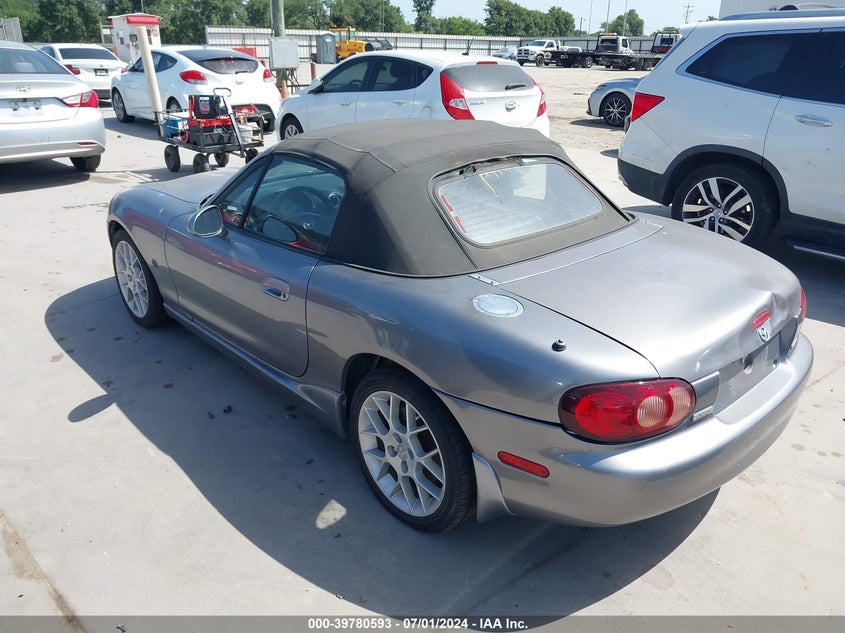 2002 Mazda Mx-5 Miata Cloth/Ls/Se VIN: JM1NB353920228053 Lot: 39780593
