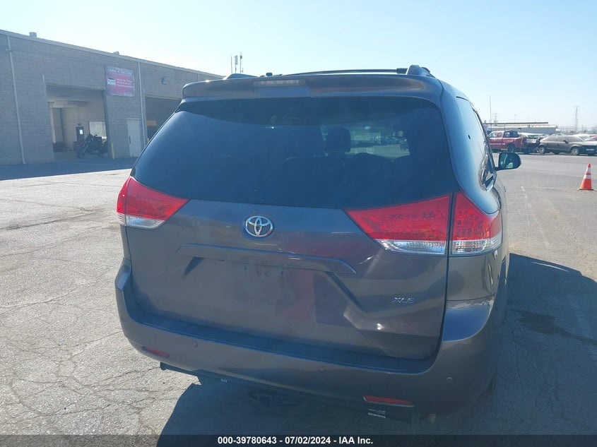 2013 Toyota Sienna Xle V6 8 Passenger VIN: 5TDYK3DC3DS360563 Lot: 39780643