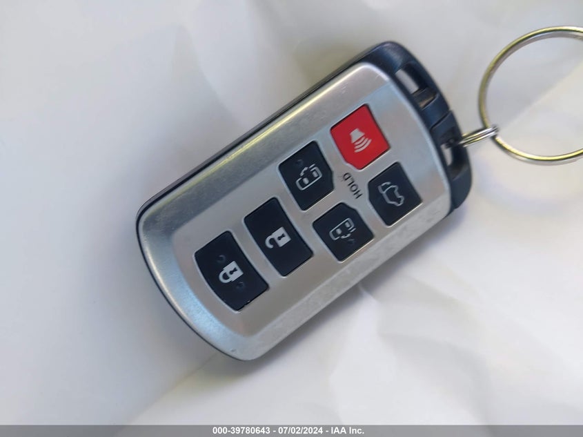 2013 Toyota Sienna Xle V6 8 Passenger VIN: 5TDYK3DC3DS360563 Lot: 39780643