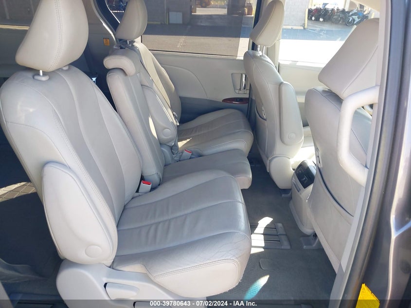 2013 Toyota Sienna Xle V6 8 Passenger VIN: 5TDYK3DC3DS360563 Lot: 39780643
