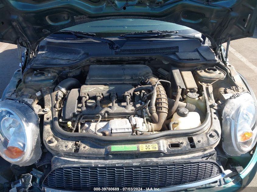 2009 Mini Cooper S VIN: WMWMF735X9TW82135 Lot: 39780689