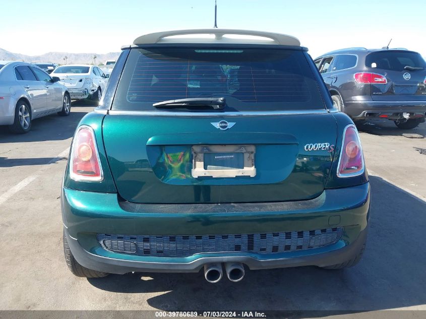 2009 Mini Cooper S VIN: WMWMF735X9TW82135 Lot: 39780689
