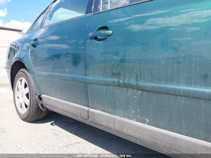 2001 Volkswagen Passat Gls VIN: WVWAC63B81P010201 Lot: 39781088