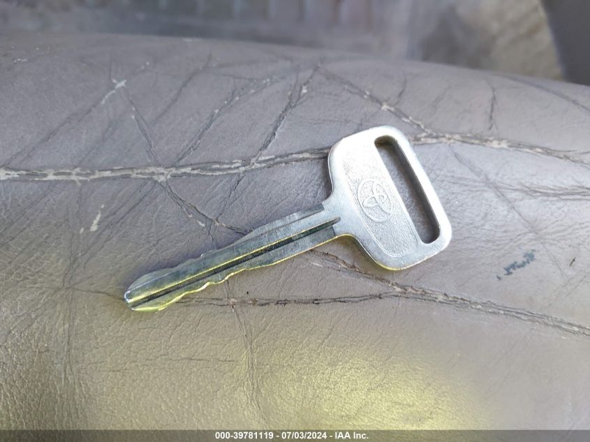 1994 Toyota Camry Xle VIN: JT2GK13E6R0059002 Lot: 39781119