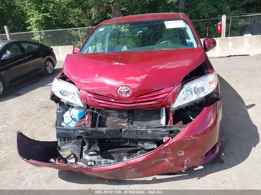 2017 Toyota Sienna Le 8 Passenger VIN: 5TDKZ3DC5HS848758 Lot: 39781139