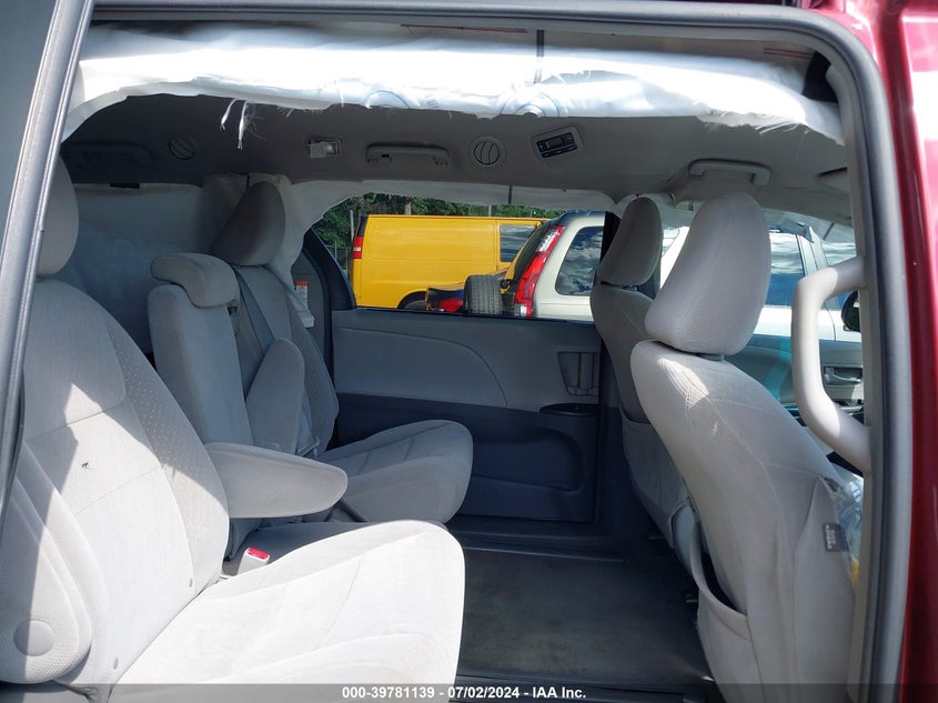 2017 Toyota Sienna Le 8 Passenger VIN: 5TDKZ3DC5HS848758 Lot: 39781139