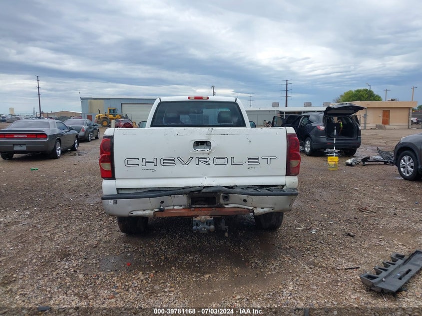 2004 Chevrolet Silverado 1500 Work Truck VIN: 1GCEC14TX4E101627 Lot: 39781168