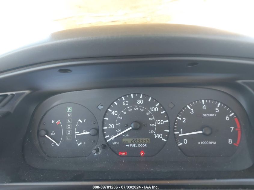 2000 Toyota Camry Le/Xle VIN: 4T1BF28K4YU105147 Lot: 39781286