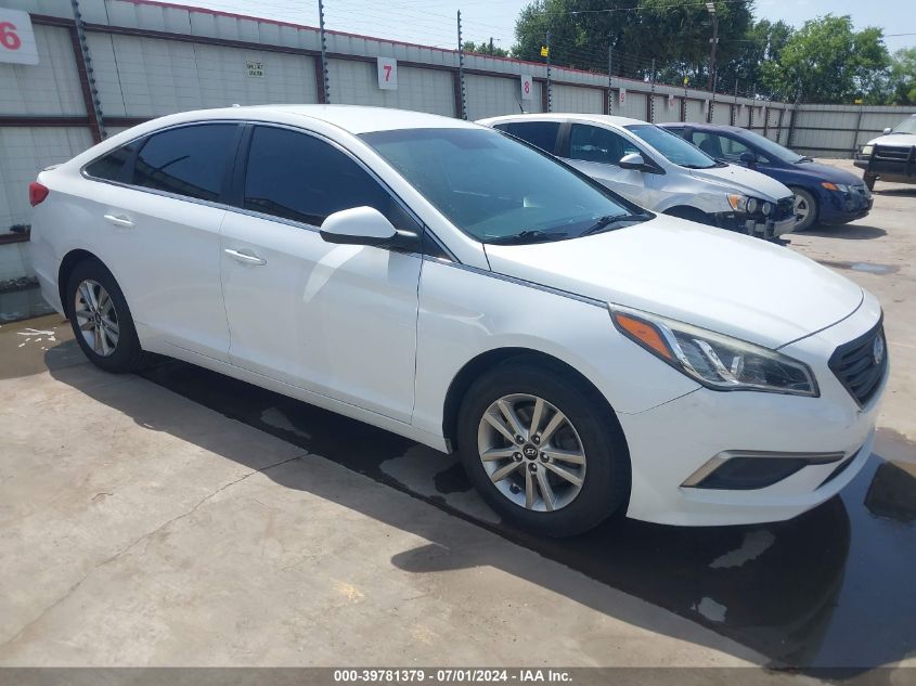 5NPE24AF0HH509434 2017 HYUNDAI SONATA - Image 1