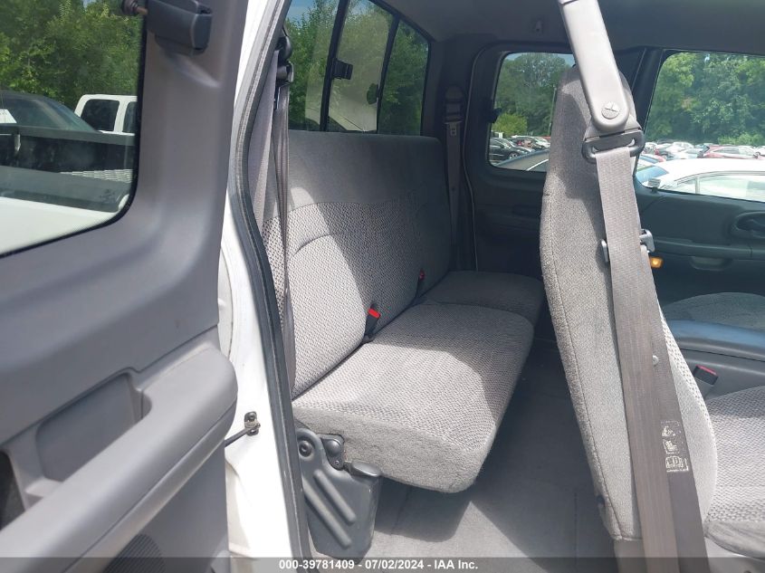 2000 Ford F-150 Lariat/Xl/Xlt VIN: 1FTRX08L7YKA70242 Lot: 39781409