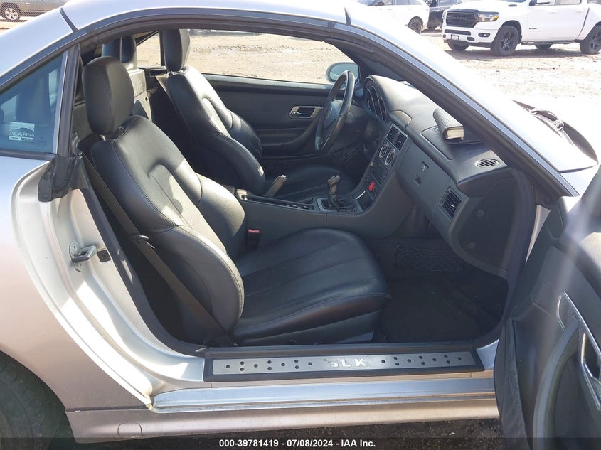 2001 Mercedes-Benz Slk 230 Kompressor VIN: WDBKK49F91F221031 Lot: 39781419