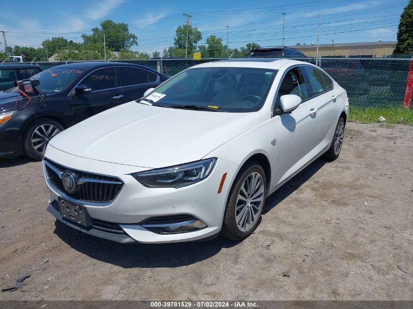 2018 Buick Regal Sportback Essence VIN: W04GP6SX0J1087282 Lot: 39781529