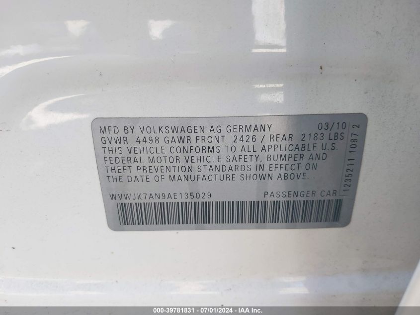 2010 Volkswagen Passat Komfort VIN: WVWJK7AN9AE135029 Lot: 39781831