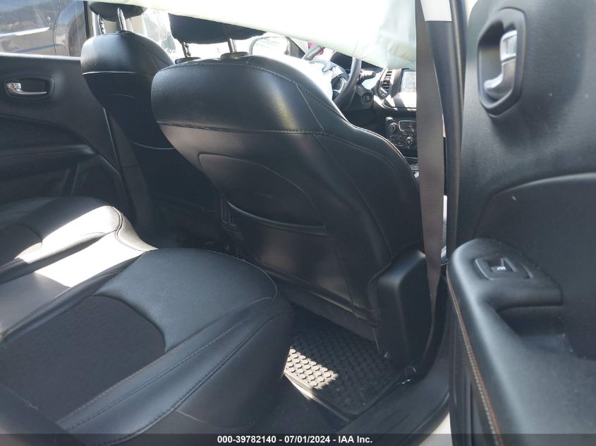 2019 Jeep Compass Latitude 4X4 VIN: 3C4NJDBB4KT818359 Lot: 39782140