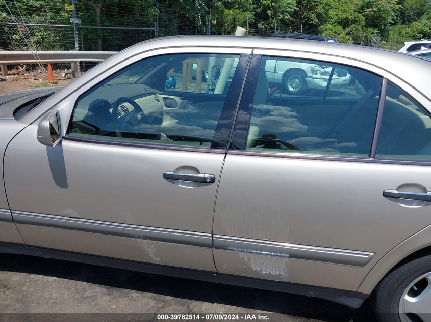 1997 Mercedes-Benz E 420 VIN: WDBJF72F1VA166587 Lot: 39782514